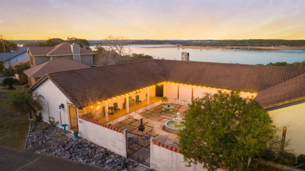 Hacienda Lake Lodge Home